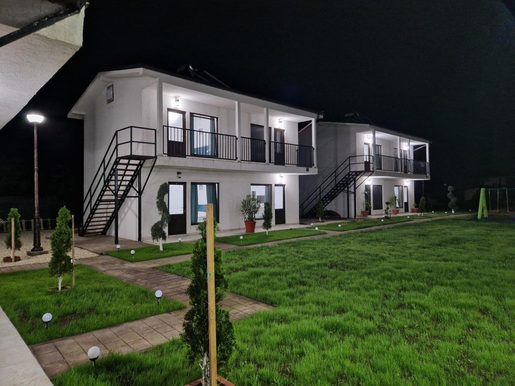 Hotel Complex Turistic N&S Două Mai Exterior foto